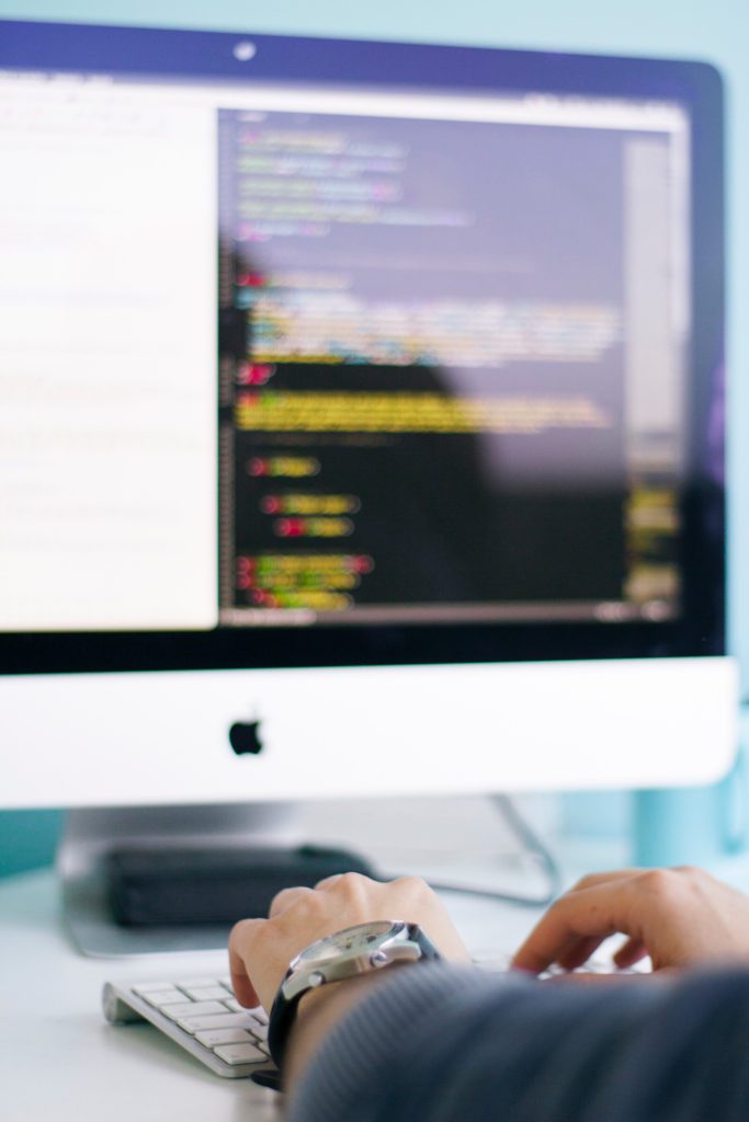 programmer_2653022